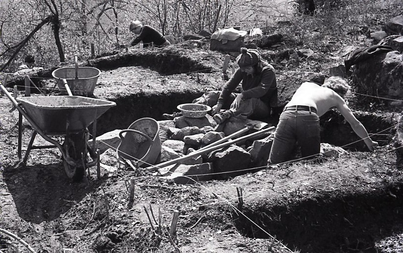 Archeologist excavate site at Cetamura del Chianti in Italy